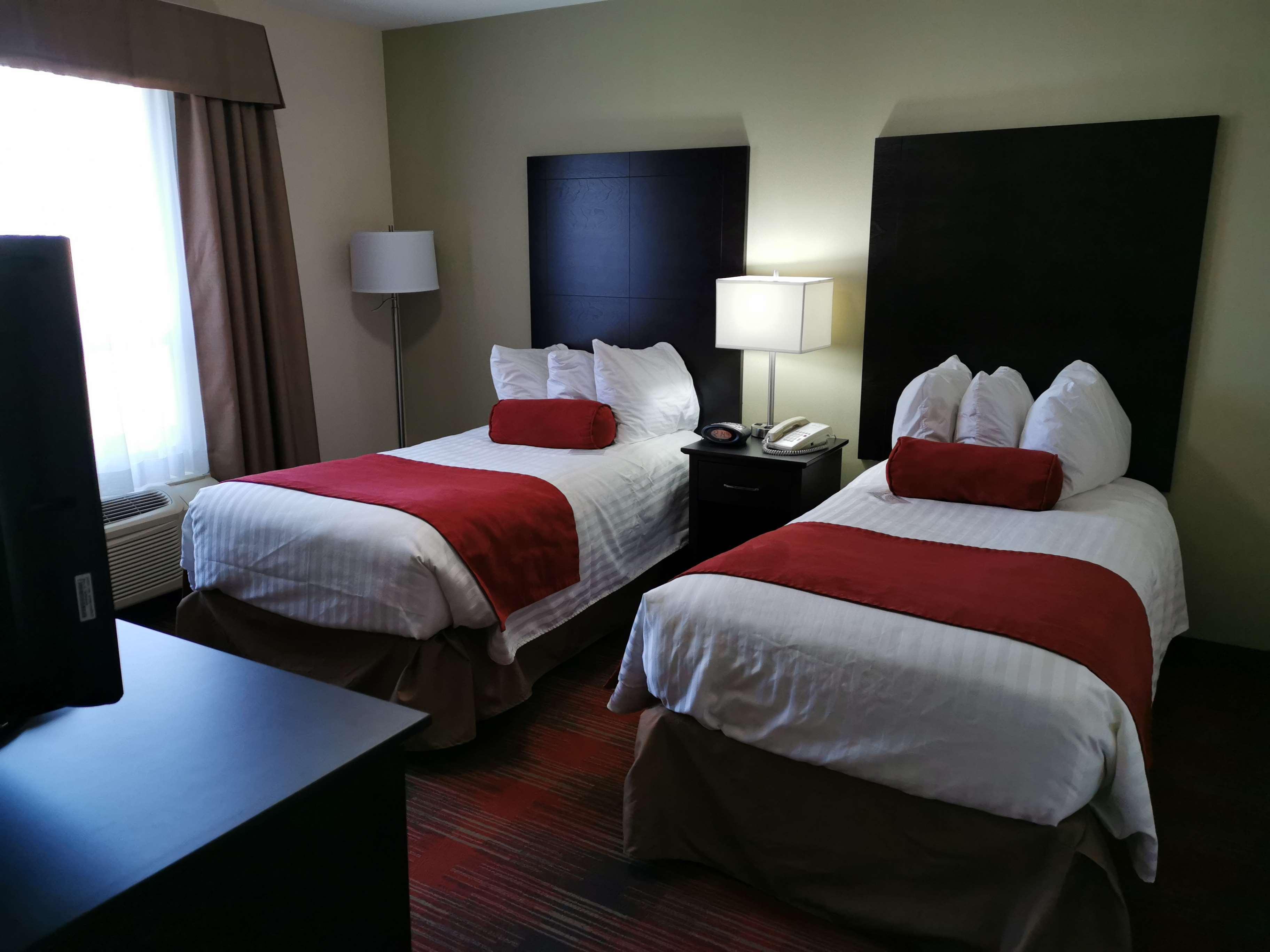 Best Western Plus Red Deer Inn & Suite Exterior photo