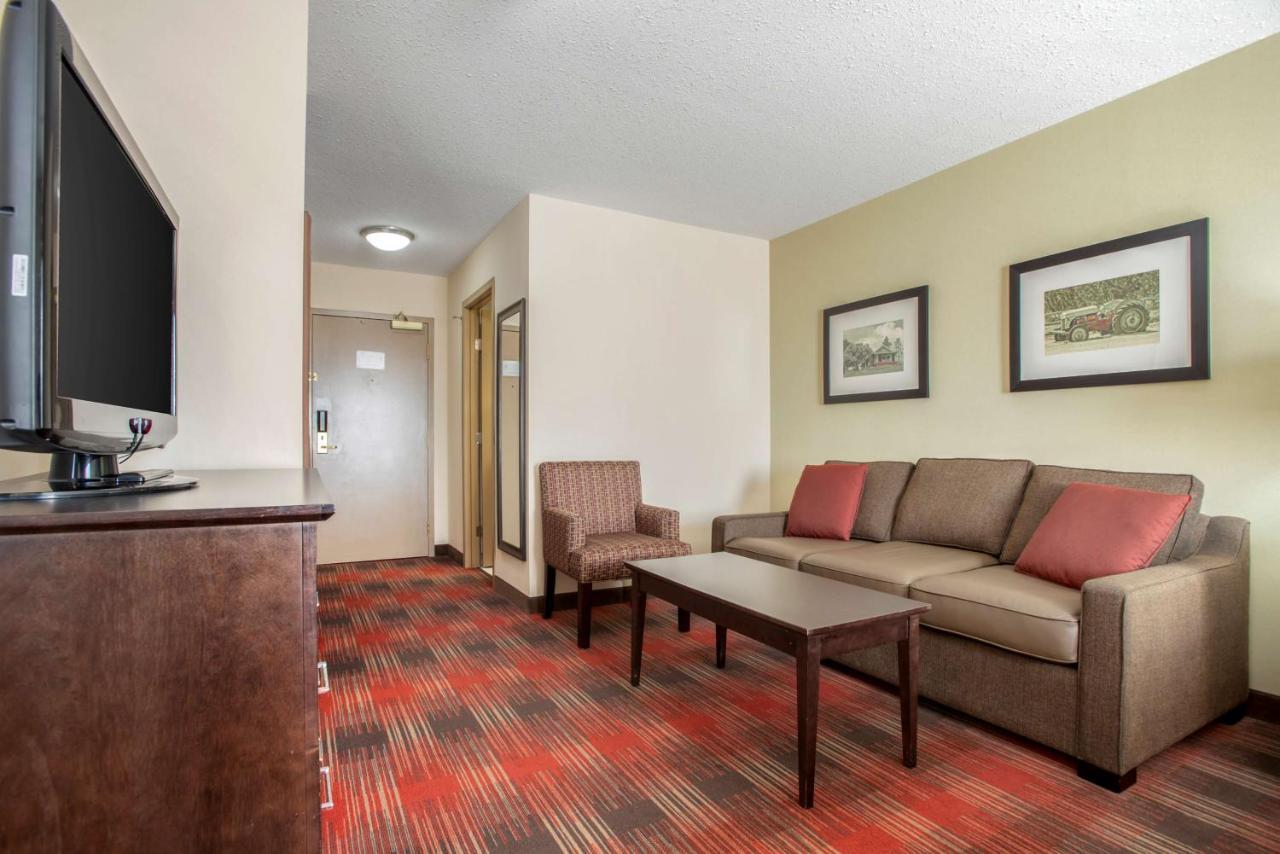 Best Western Plus Red Deer Inn & Suite Exterior photo