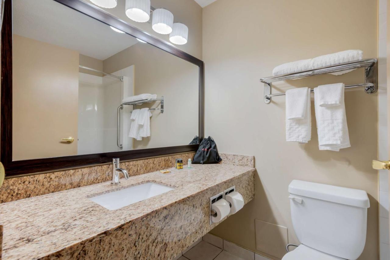 Best Western Plus Red Deer Inn & Suite Exterior photo