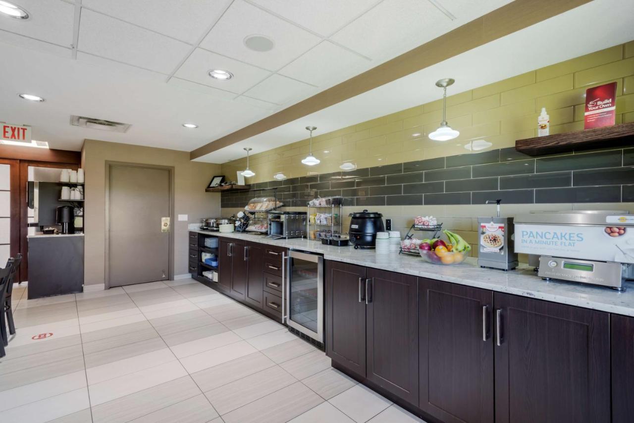 Best Western Plus Red Deer Inn & Suite Exterior photo