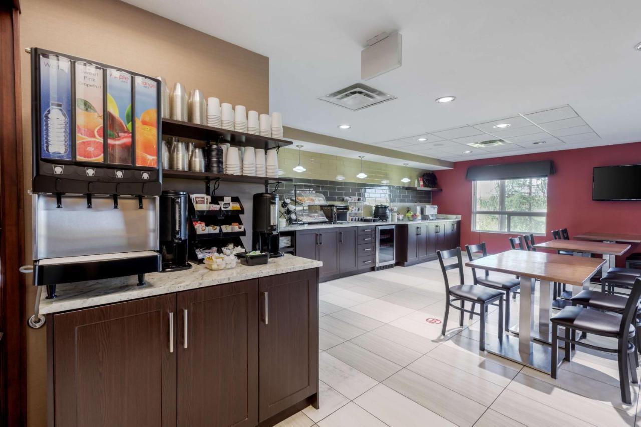 Best Western Plus Red Deer Inn & Suite Exterior photo