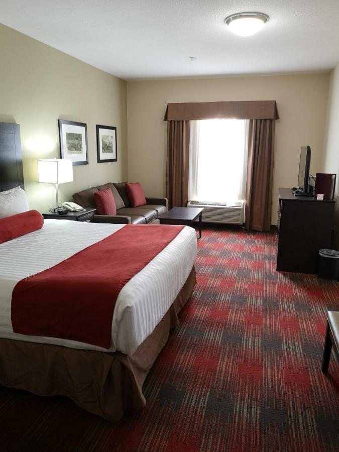 Best Western Plus Red Deer Inn & Suite Exterior photo