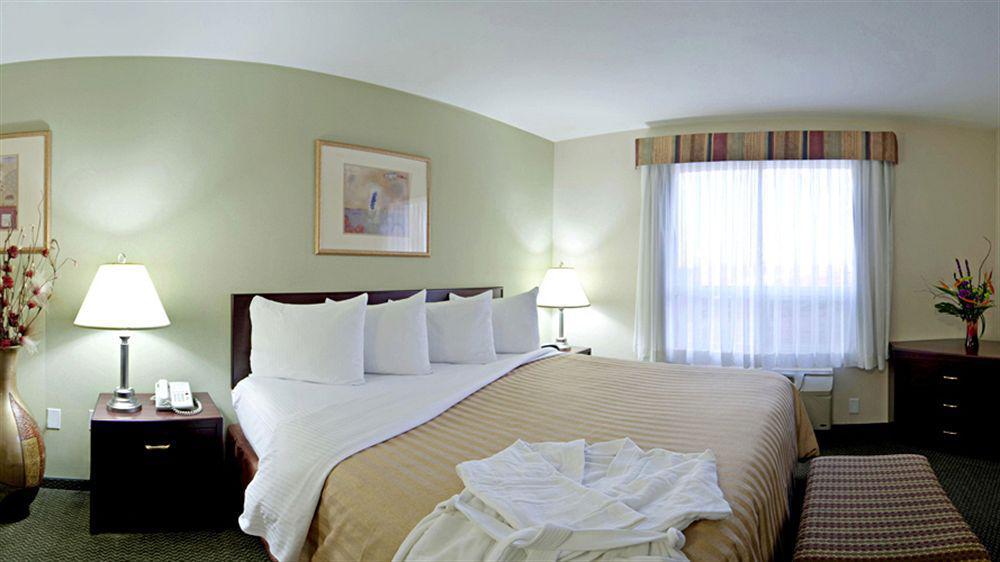 Best Western Plus Red Deer Inn & Suite Exterior photo